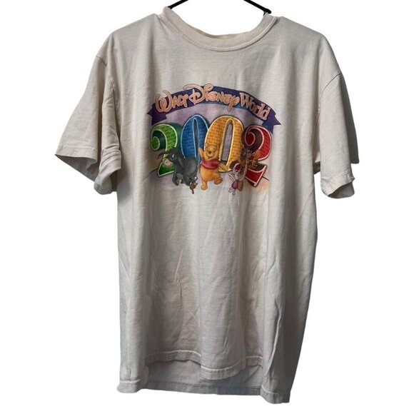 2002 Disney World T-shirt Size Medium White Short Sleeve Pooh Tigger Eeyore VTG - Picture 1 of 12